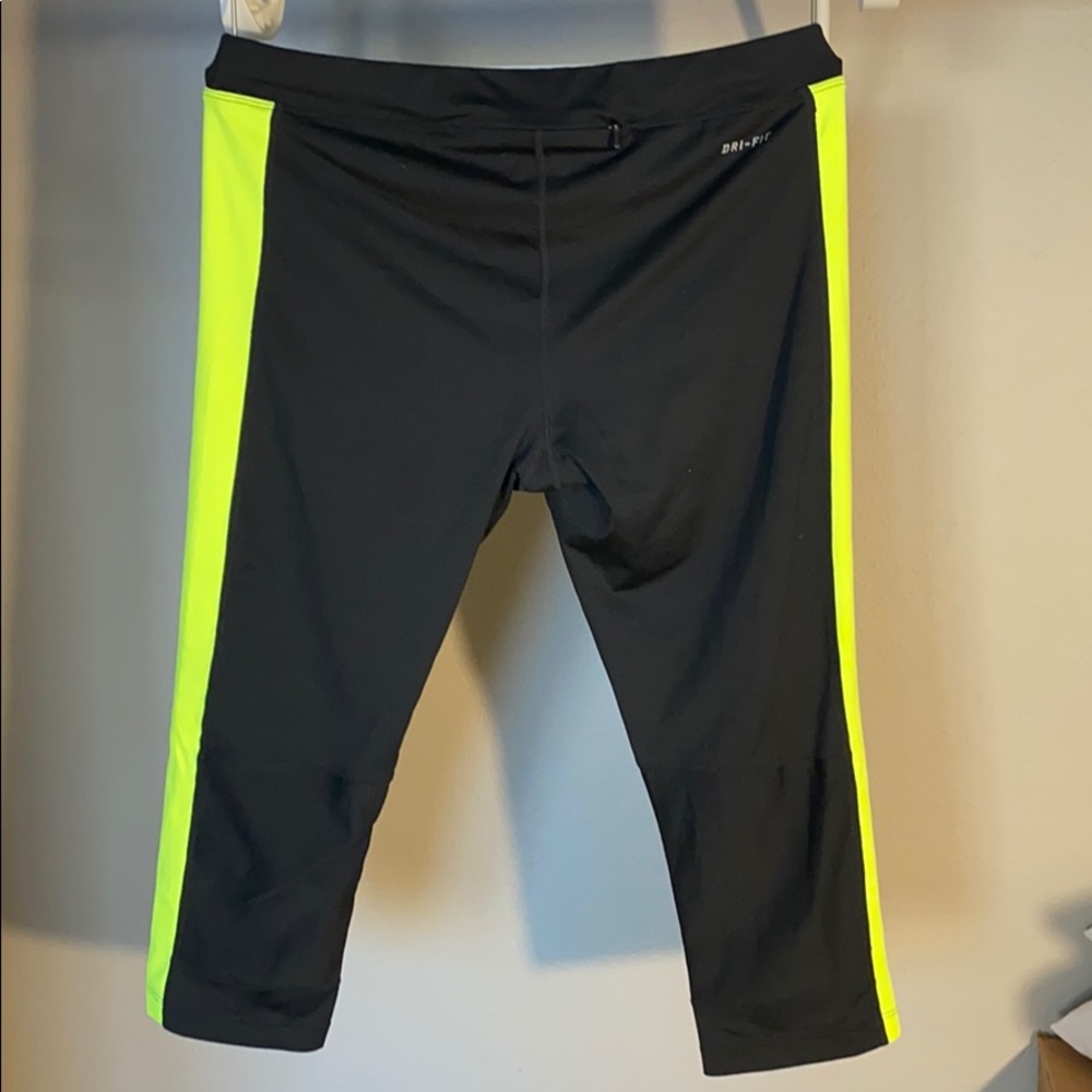 Nike Neon and Black Crop Leggings - Picture 4 of 5